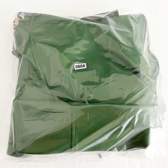 A.L.C. Lexi Faux Leather Cut Out Mini Flounce Hem Dress Size 6 Forest Green - Picture 13 of 13